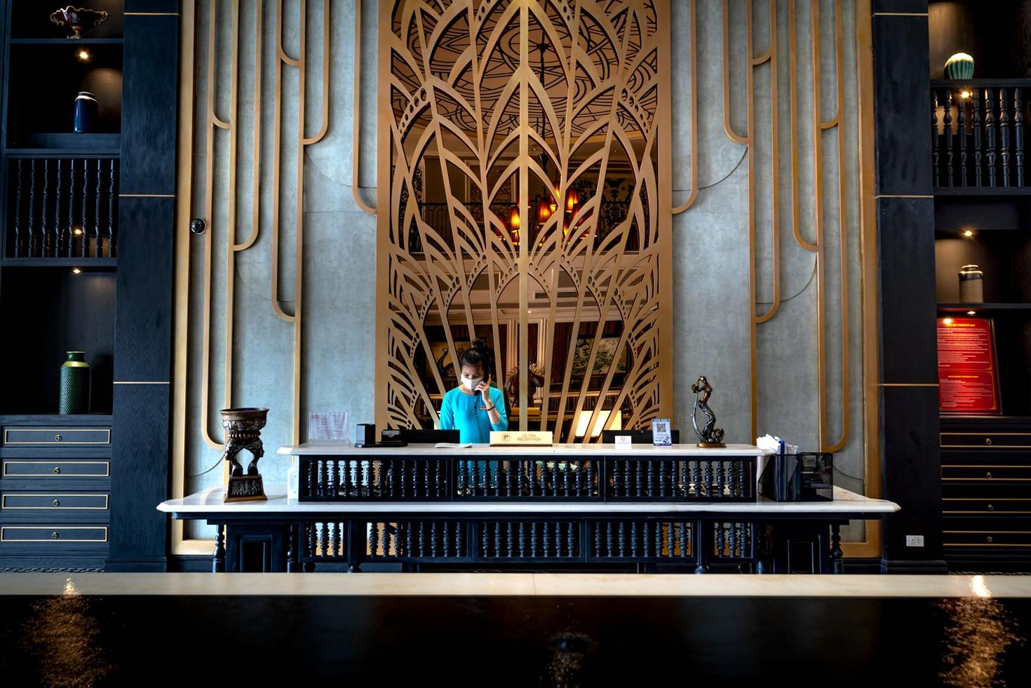 Reception Detail